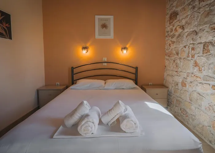 Stone Made Private Pool Villa 4 Kriopigi Vakantiehuis *