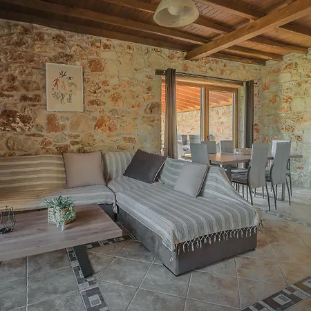 Stone Made 4 Private Holiday home *