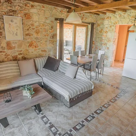Stone Made 4 Private Holiday home Kriopigi