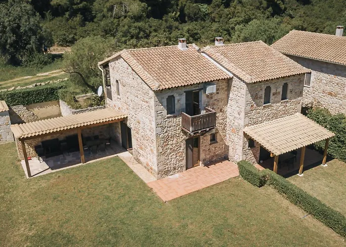 Сasa de vacaciones Stone Made Private Pool Villa 4 Kriopigi *