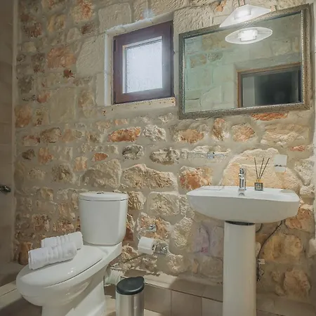 Stone Made Private Pool 4